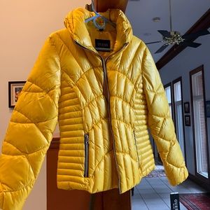 Guess yellow puffer jacket. Flattering and practical, size large